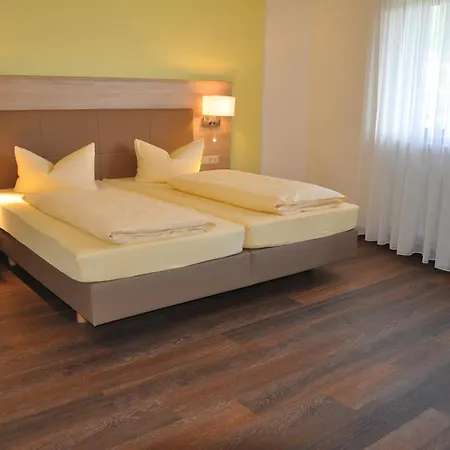 Gruener Hof 3*